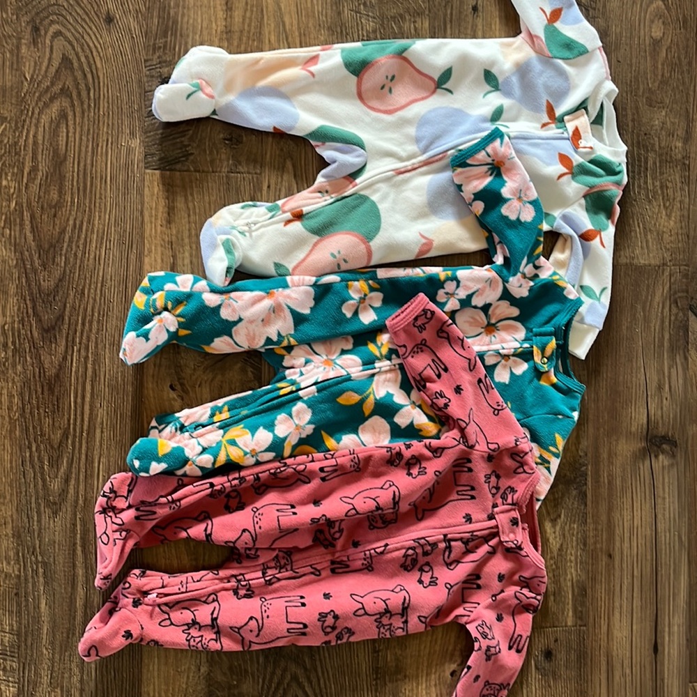 Lot of 3 month fleece sleepers